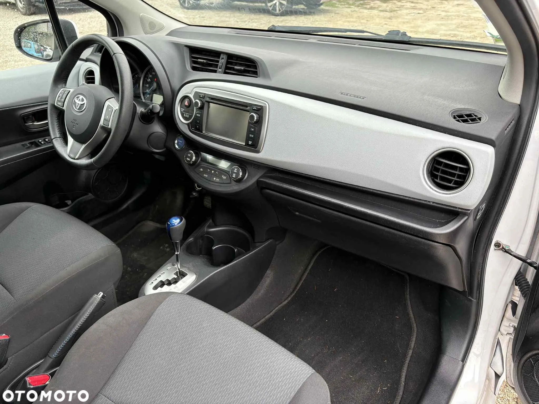 Toyota Yaris Hybrid 1.5 VVT-i - 9