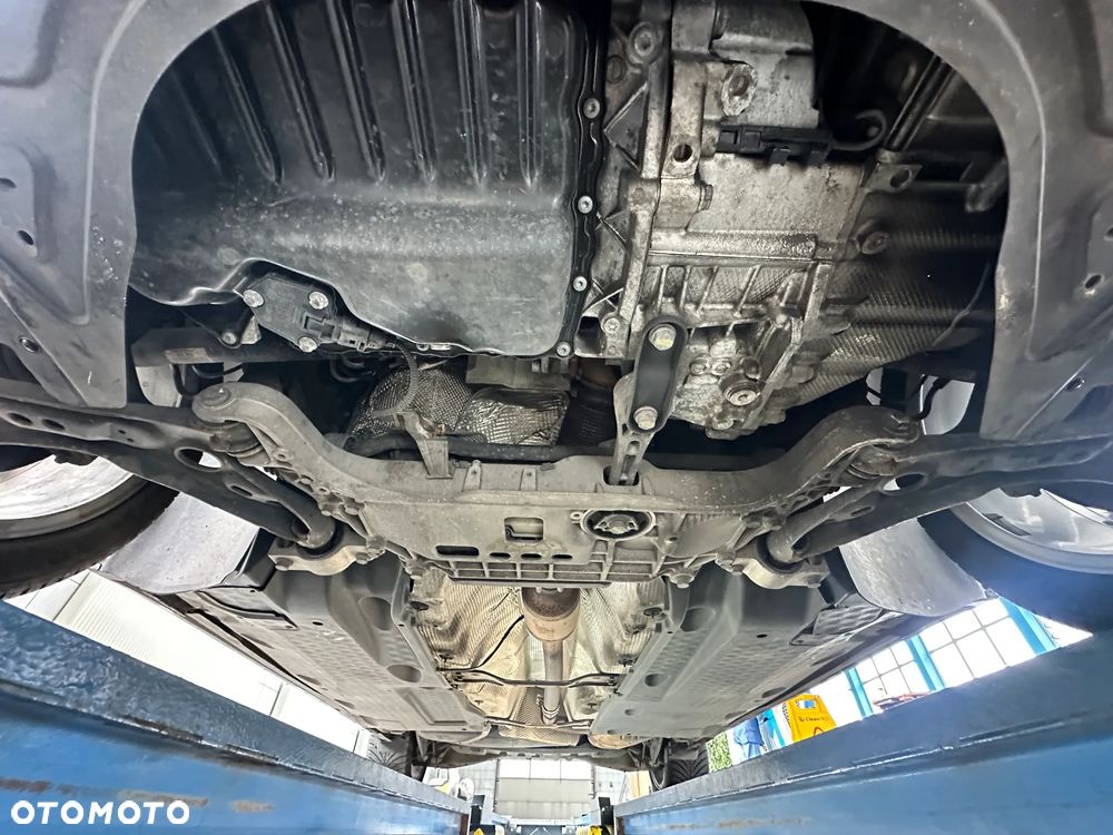 Volkswagen Passat 1.8 TSI DSG Highline - 38