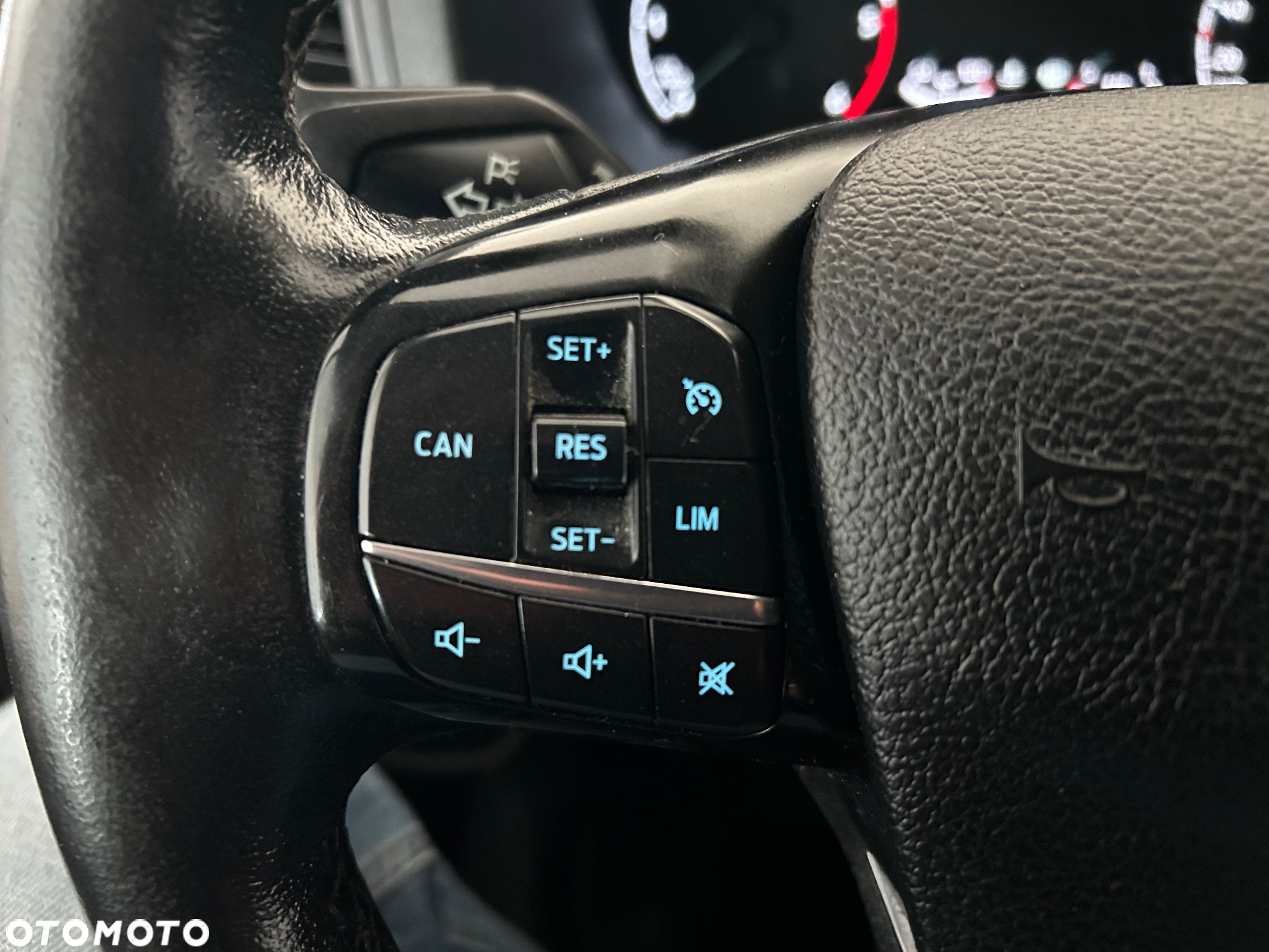 Ford Transit Custom 320 L1H2 VA Trend Nugget - 34