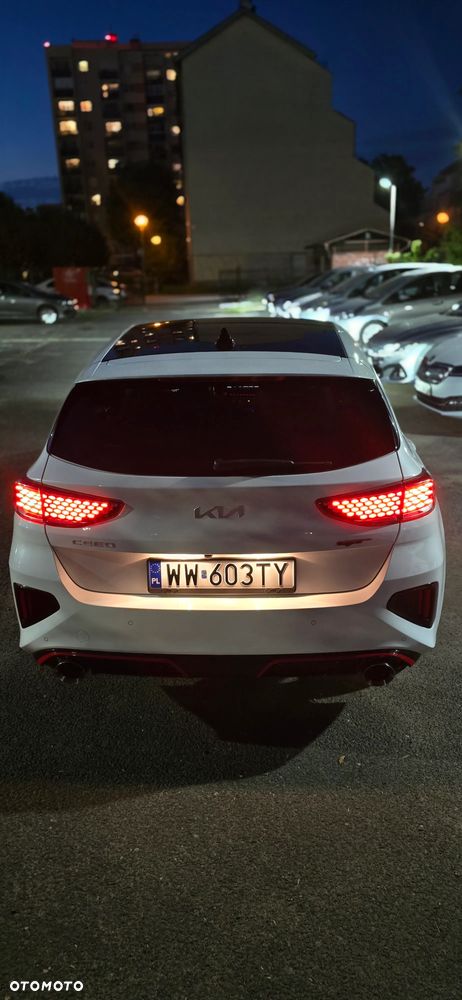 Kia Ceed - 10