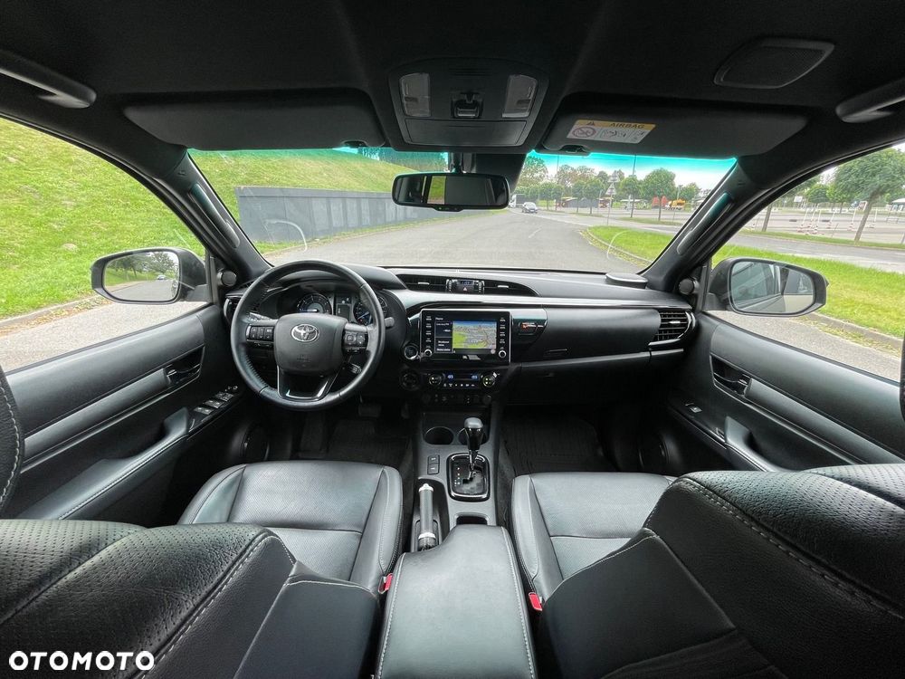 Toyota Hilux 2.8 D-4D Double Cab Invincible Sport 4x4 - 25