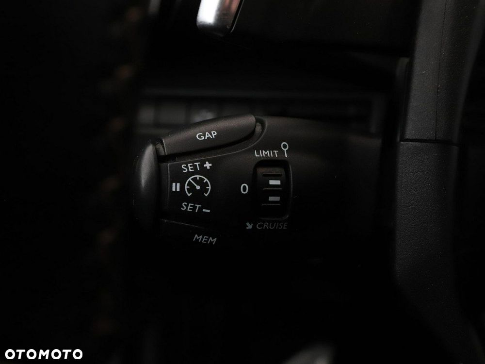 Peugeot 3008 1.6 THP Active S&S EAT6 - 38