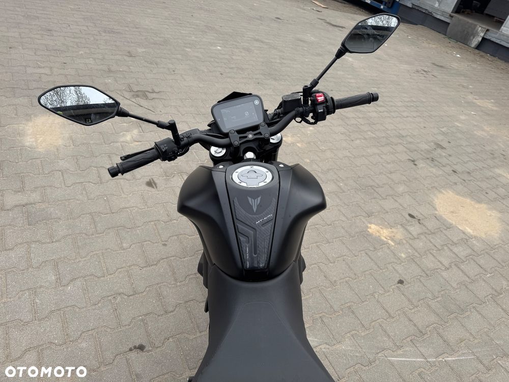 Yamaha MT - 8