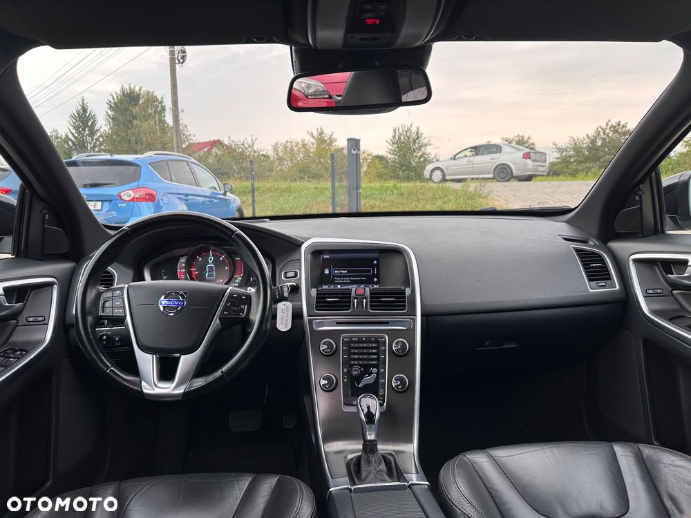 Volvo XC 60 D5 AWD Geartronic Summum - 8
