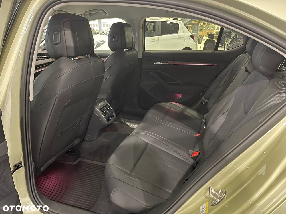 Skoda Superb 2.0 TDI SCR L&K DSG - 10