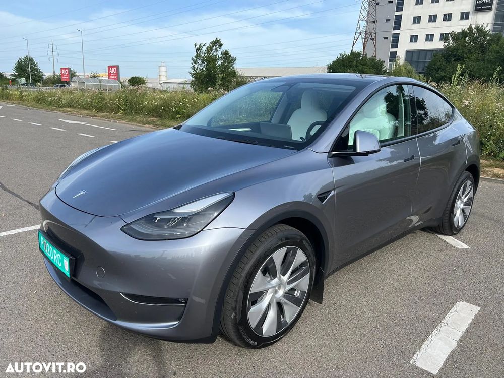 Tesla Model Y - 1