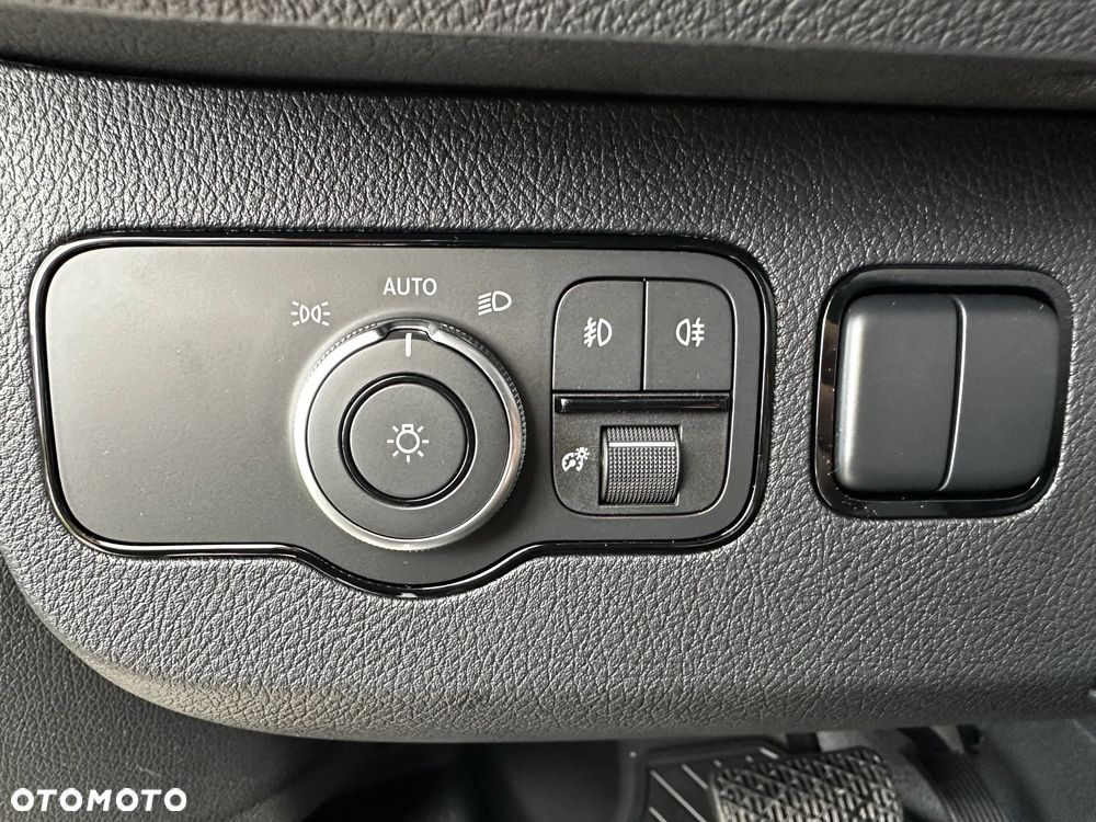 Mercedes-Benz Sprinter - 12