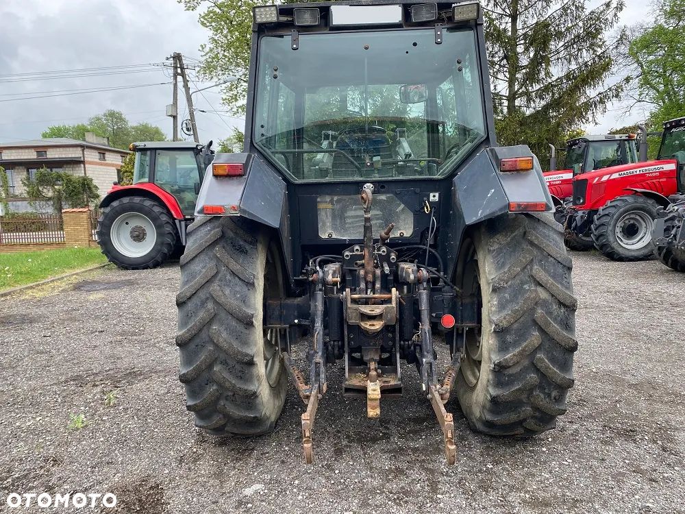 Valtra 6400 z ładowaczem Stoll - 4