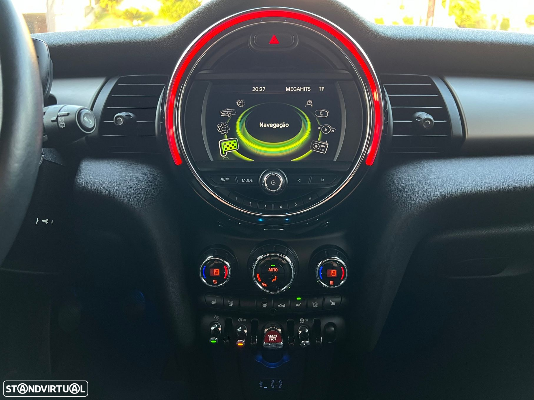 MINI 5 Portas Cooper D - 16