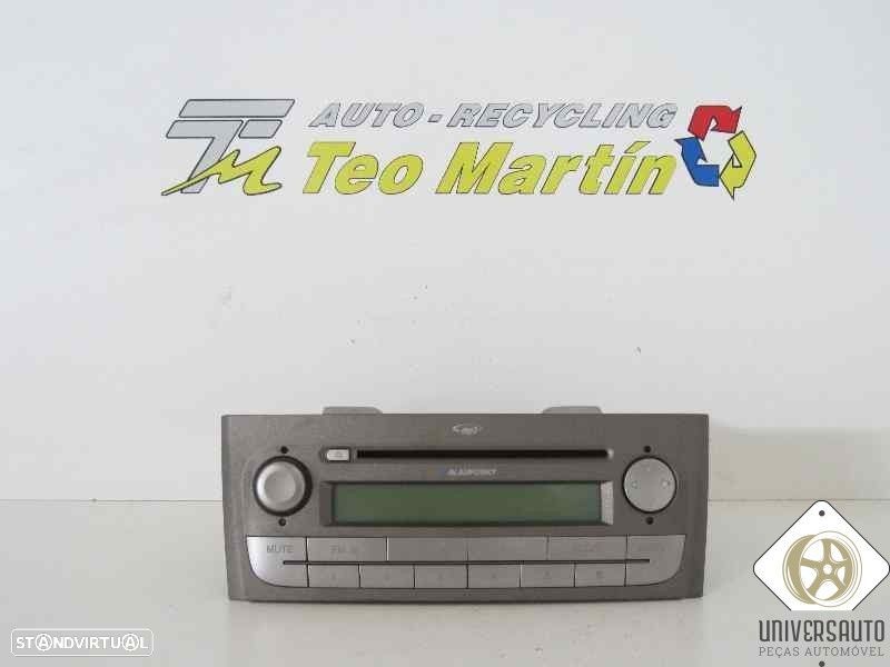 SISTEMA AUDIO / RADIO CD FIAT LINEA 2007 - 1