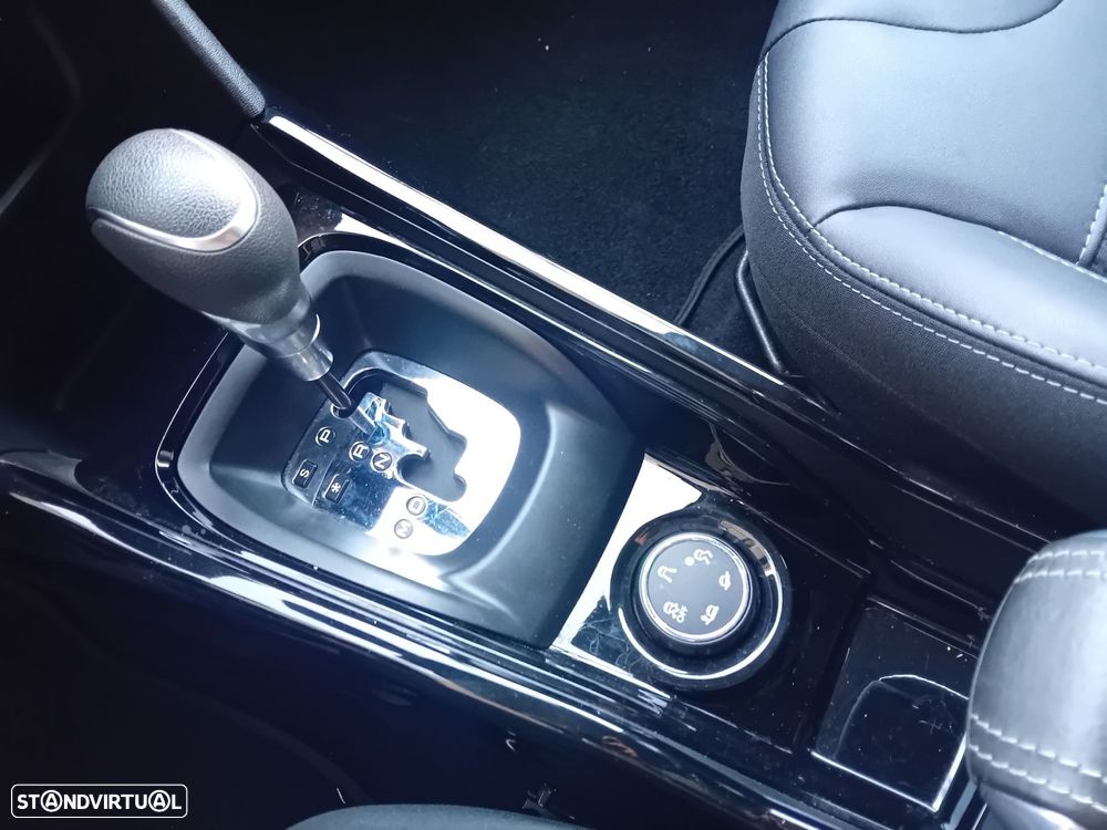 Peugeot 2008 1.2 PureTech Allure EAT6 - 15