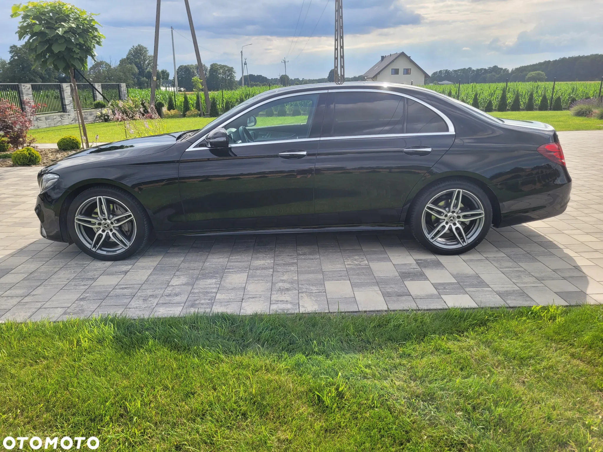 Mercedes-Benz Klasa E 220 d 4-Matic 9G-TRONIC - 2