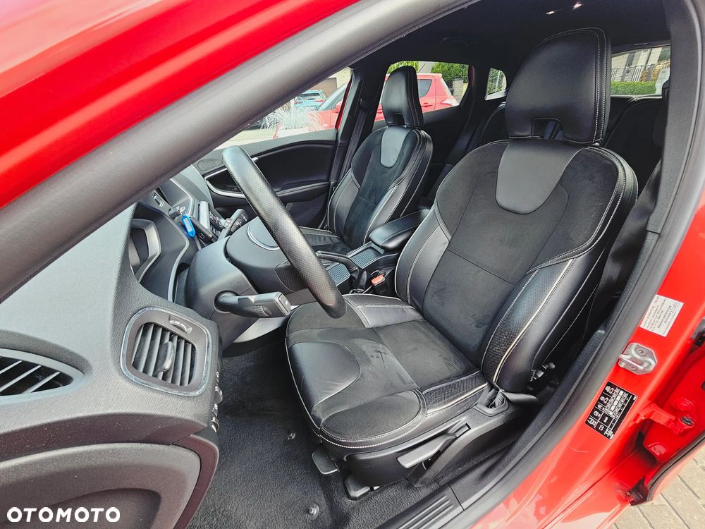 Volvo V40 D2 Drive-E R-Design Momentum - 18