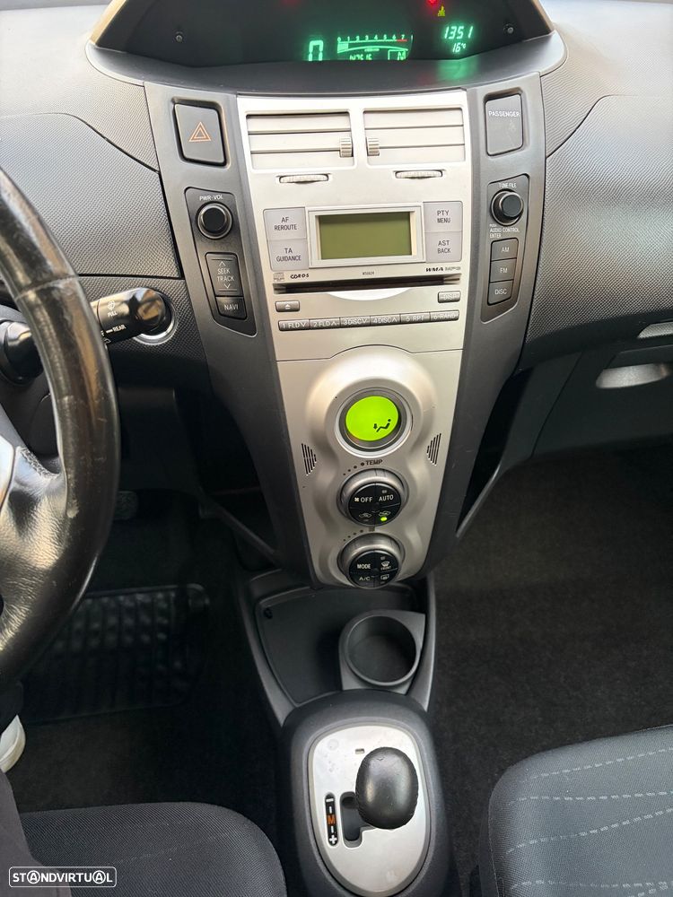 Toyota Yaris 1.0 VVT-i Sol High Pack MMT - 7