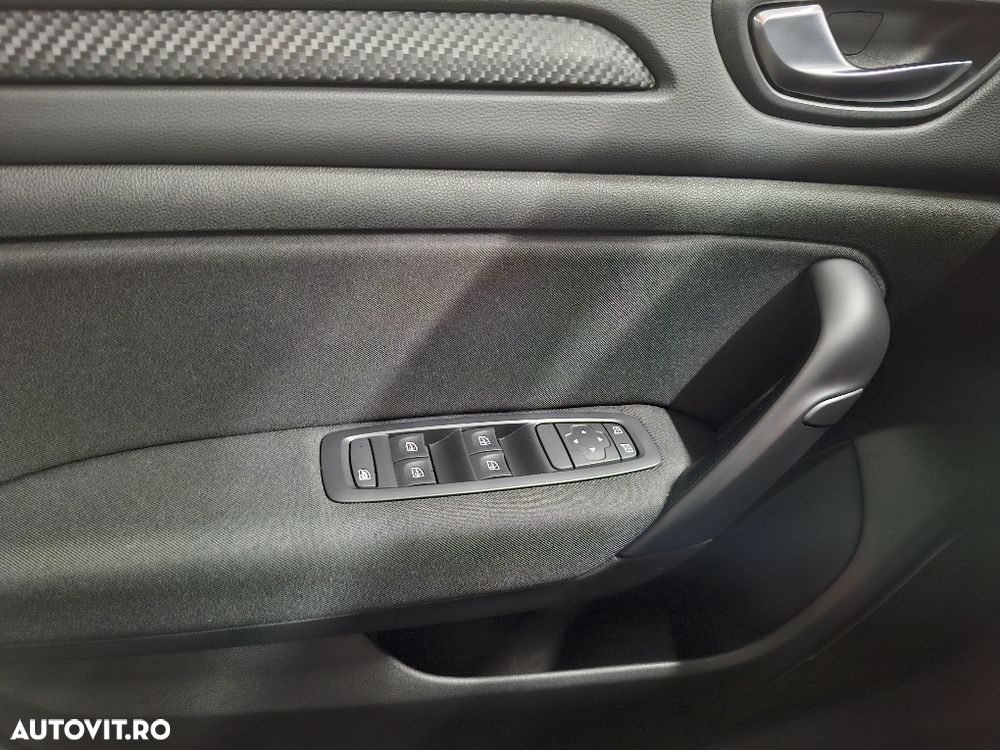 Renault Megane TCE 140 Equilibre - 19