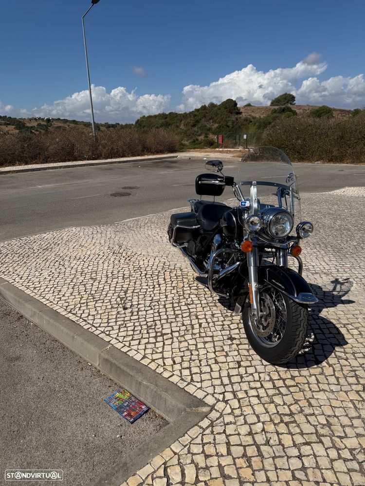 Harley-Davidson FLHRCI Road King Classic - 2