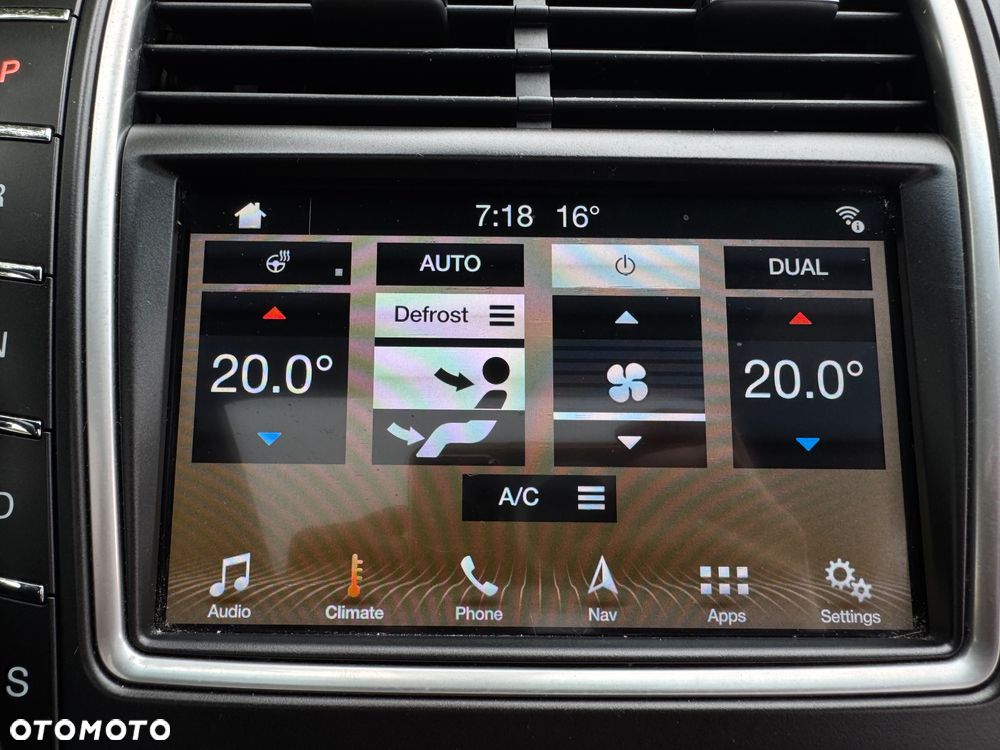 Lincoln MKX - 12