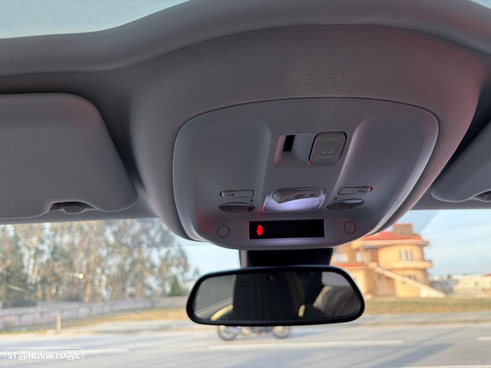 Peugeot 308 1.2 PureTech Allure J17 - 40