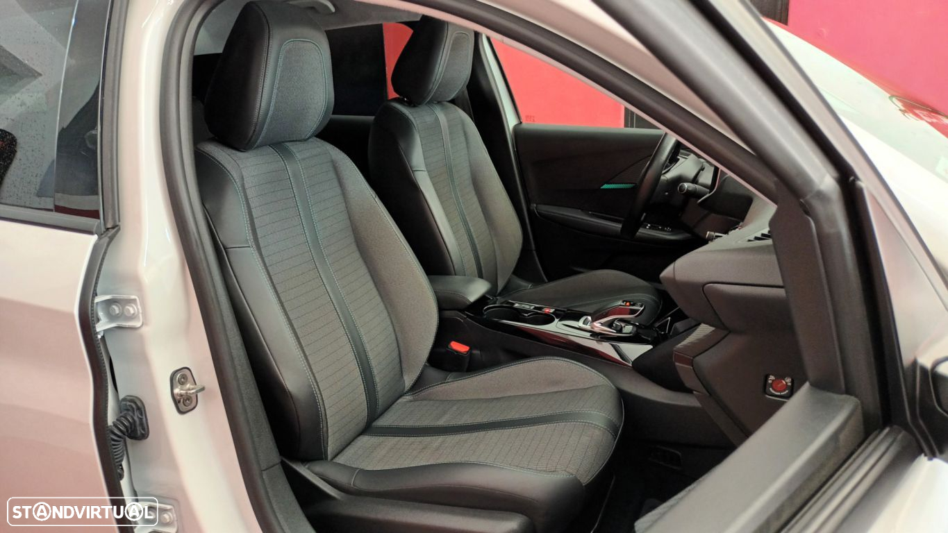 Peugeot e-208 Allure Pack - 58