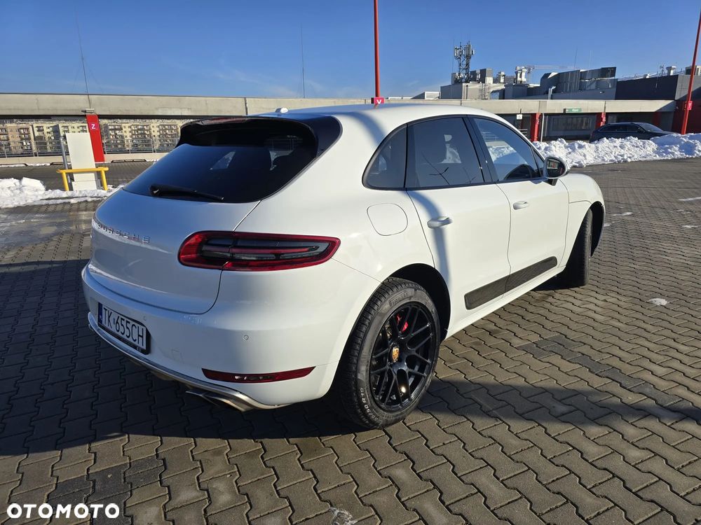 Porsche Macan Turbo - 9