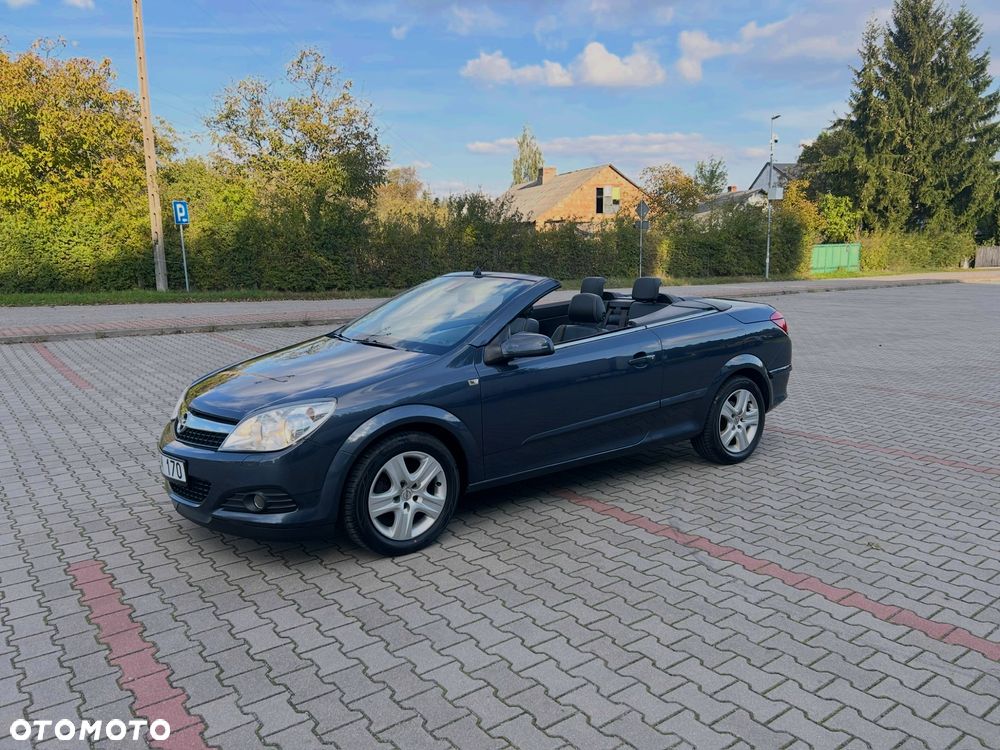 Opel Astra GTC 1.6 Cosmo - 3