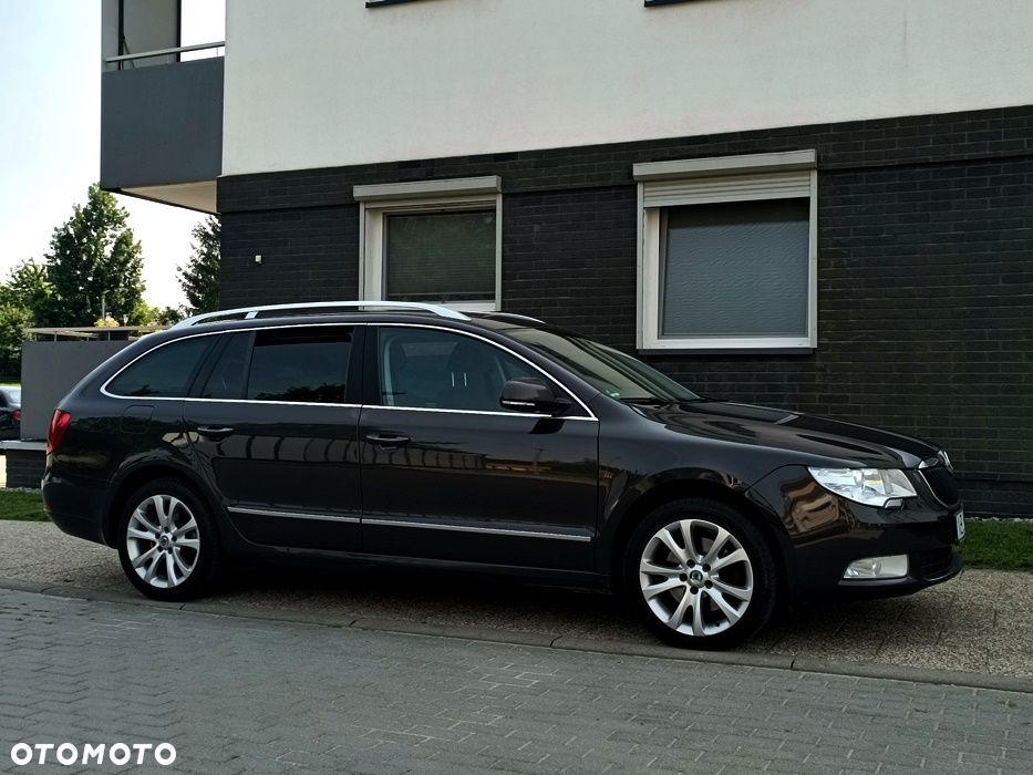 Skoda Superb 2.0 TDI DSG Exclusive - 5