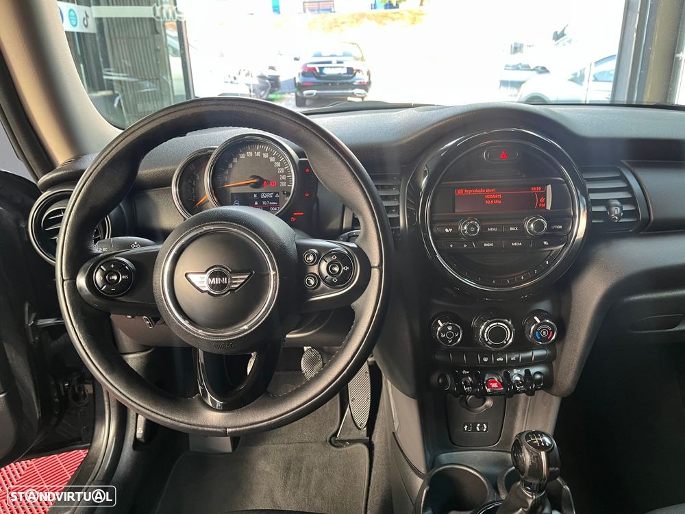 MINI 3 Portas One D - 10