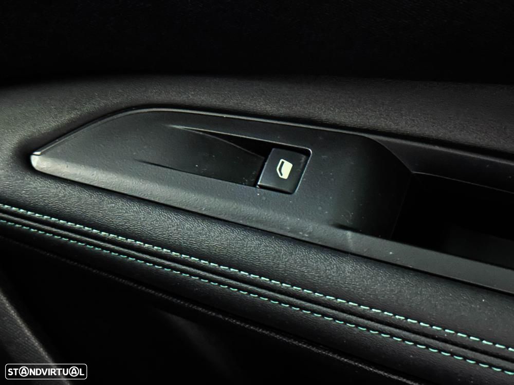Peugeot 3008 1.2 Hybrid Allure Pack e-DCS6 - 28