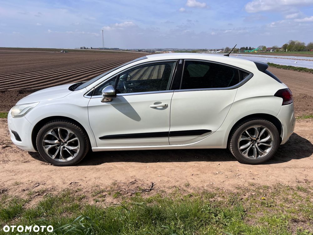 Citroën DS4 1.6 e-HDi SoChic MCP - 5