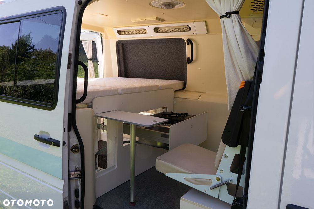Mercedes-Benz Sprinter - 10