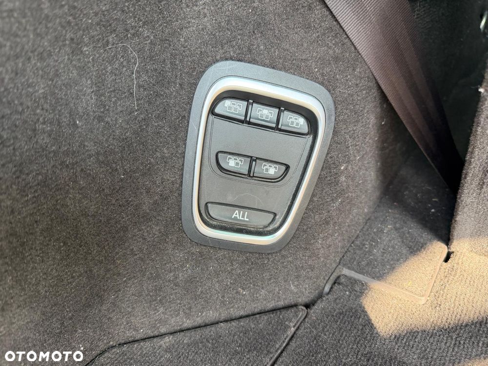 Renault Espace 1.6 dCi Energy Initiale Paris EDC 7os - 18