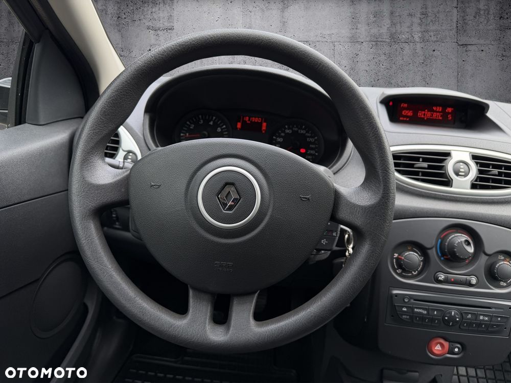 Renault Clio 1.2 16V 75 Expression - 14