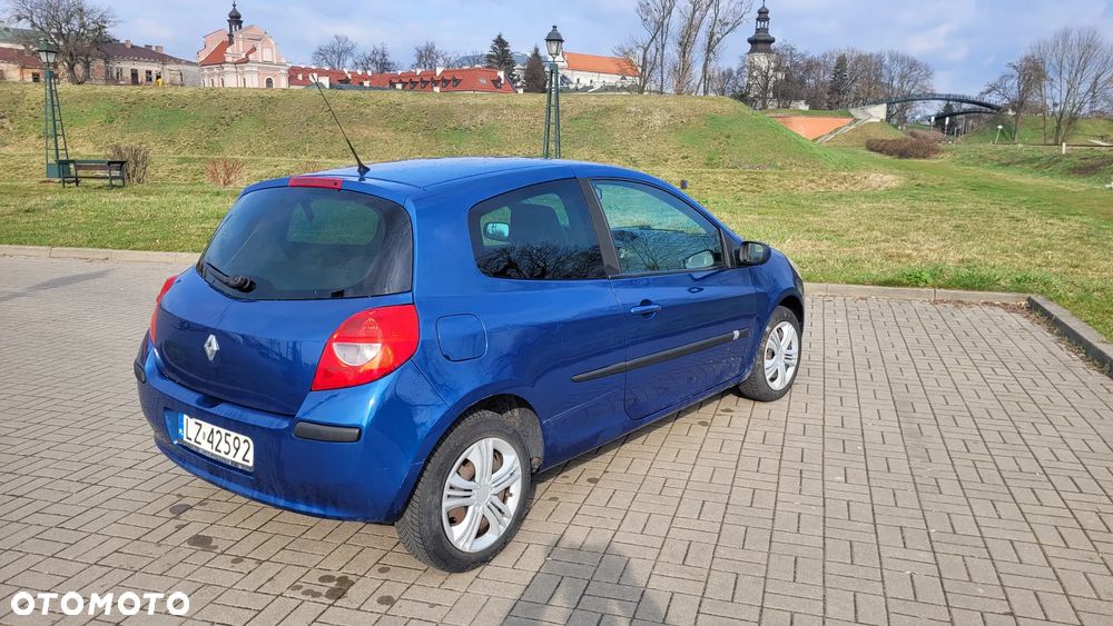 Renault Clio 1.2 TCE Authentique - 1
