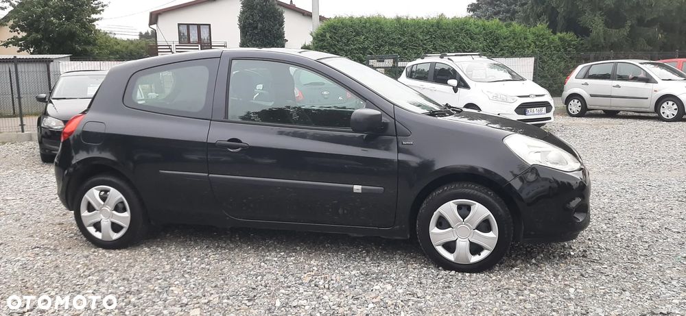 Renault Clio - 10