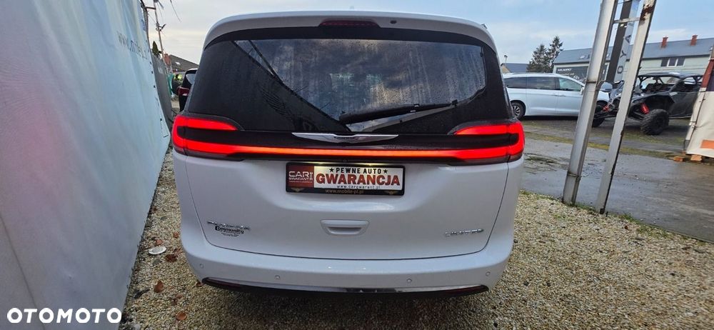 Chrysler Pacifica - 17