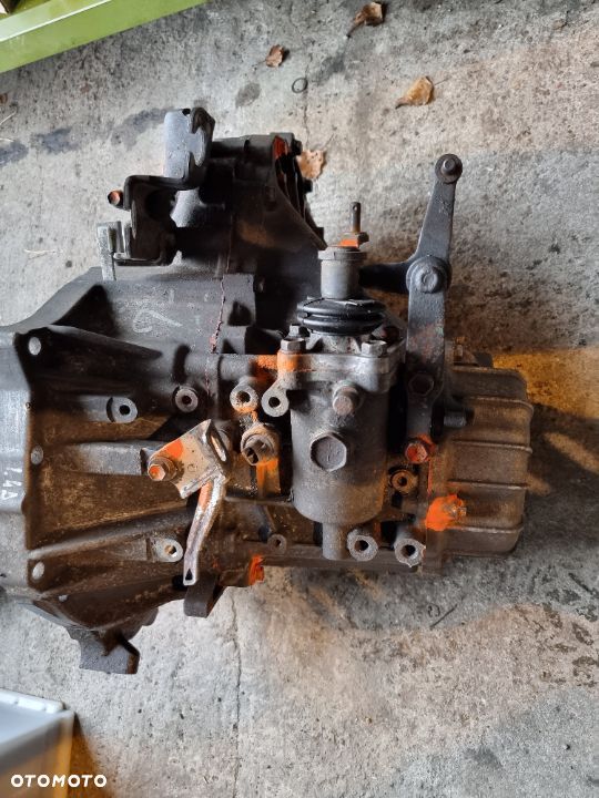 Skrzynia biegów manualna  TOYOTA YARIS I 1.4 D D4D - 3