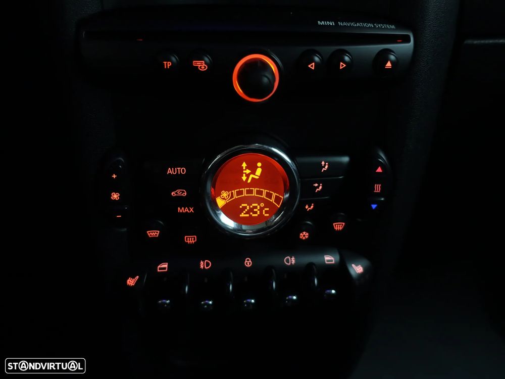 MINI 3 Portas Cooper D - 25