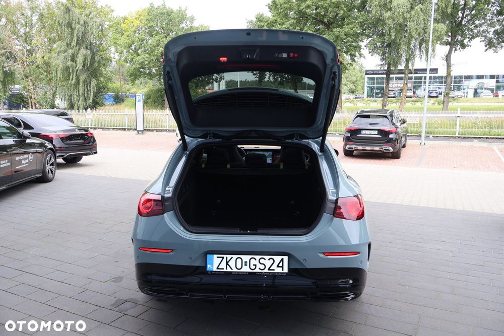 Mercedes-Benz CLA - 8
