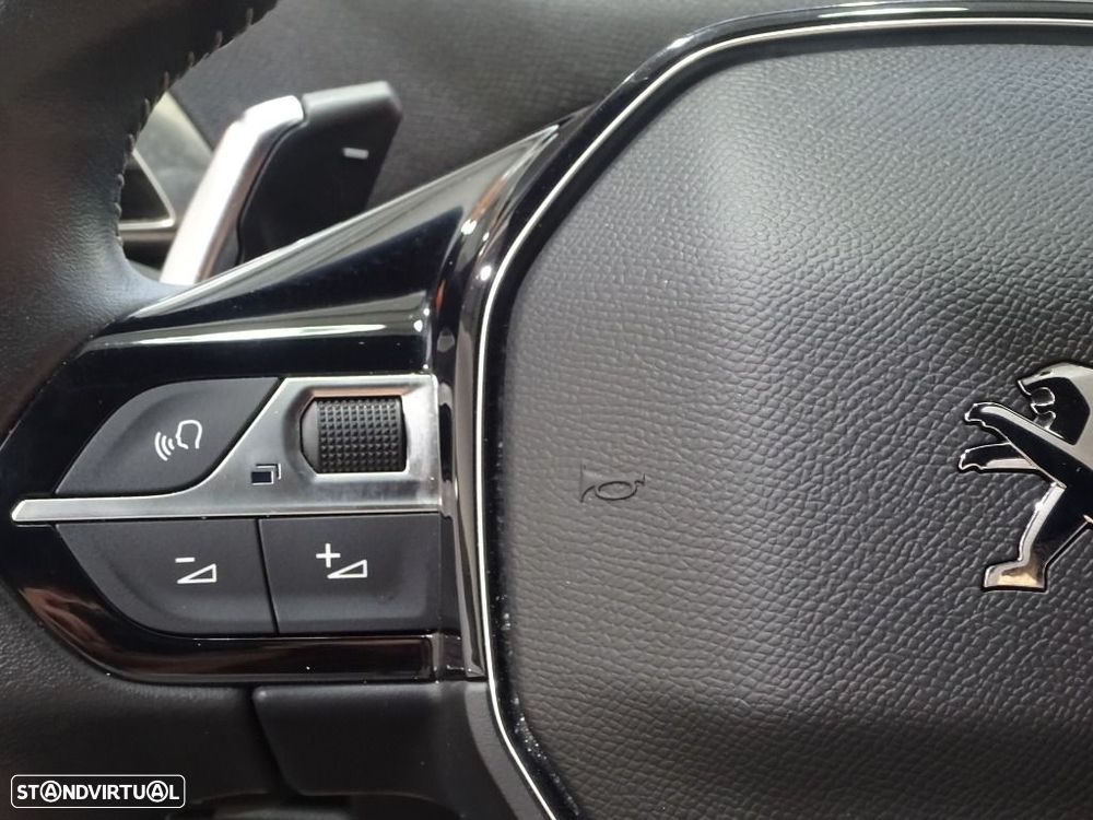 Peugeot 5008 1.2 PureTech Allure Pack EAT8 - 19