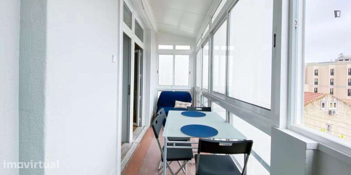 Quarto - localizado em Marquês de Pombal Lisbon - Grande imagem: 5/8