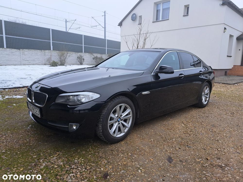 BMW Seria 5 528i xDrive - 2