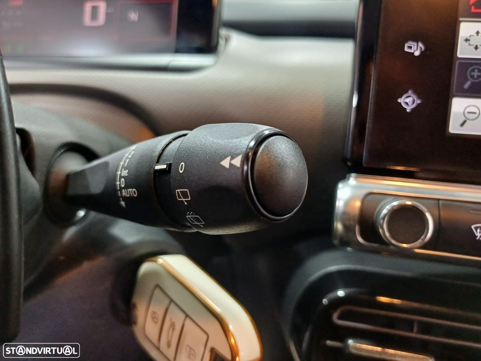 Citroën C4 Cactus 1.6 BlueHDi Shine ETG6 - 18