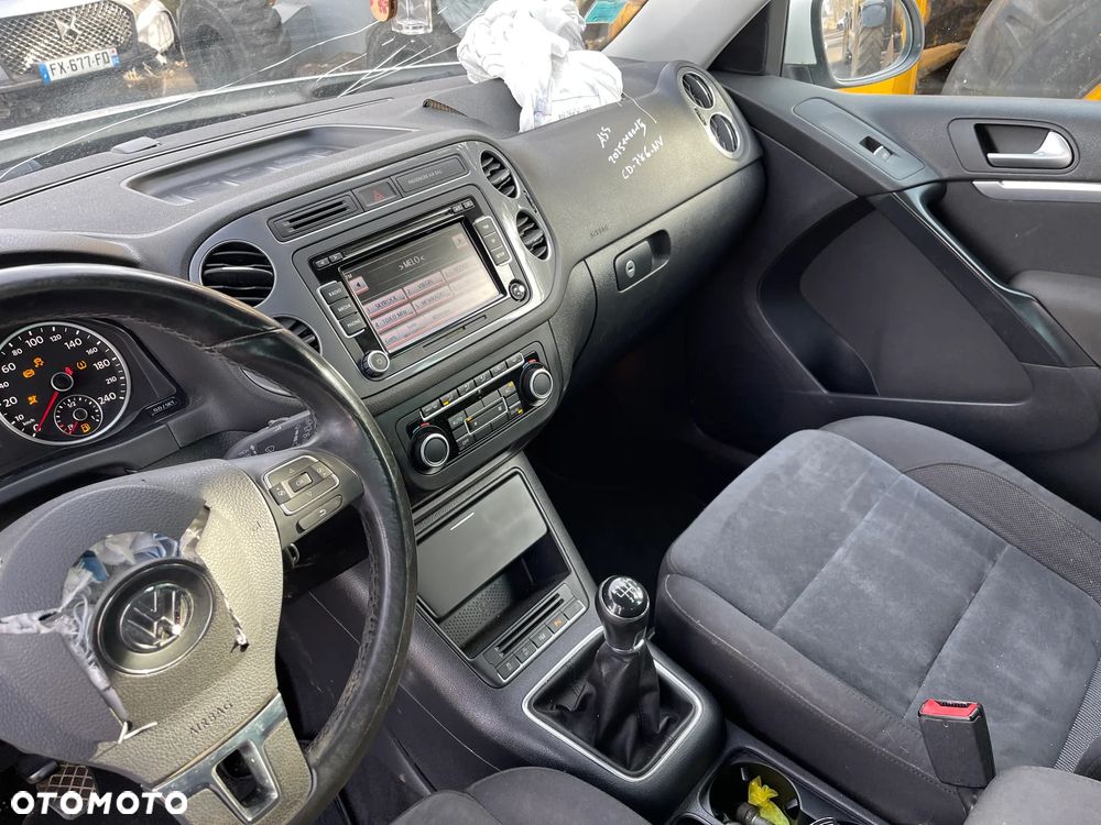 Volkswagen Tiguan 2.0 TDI DPF BlueMotion Technology Trend & Fun - 10