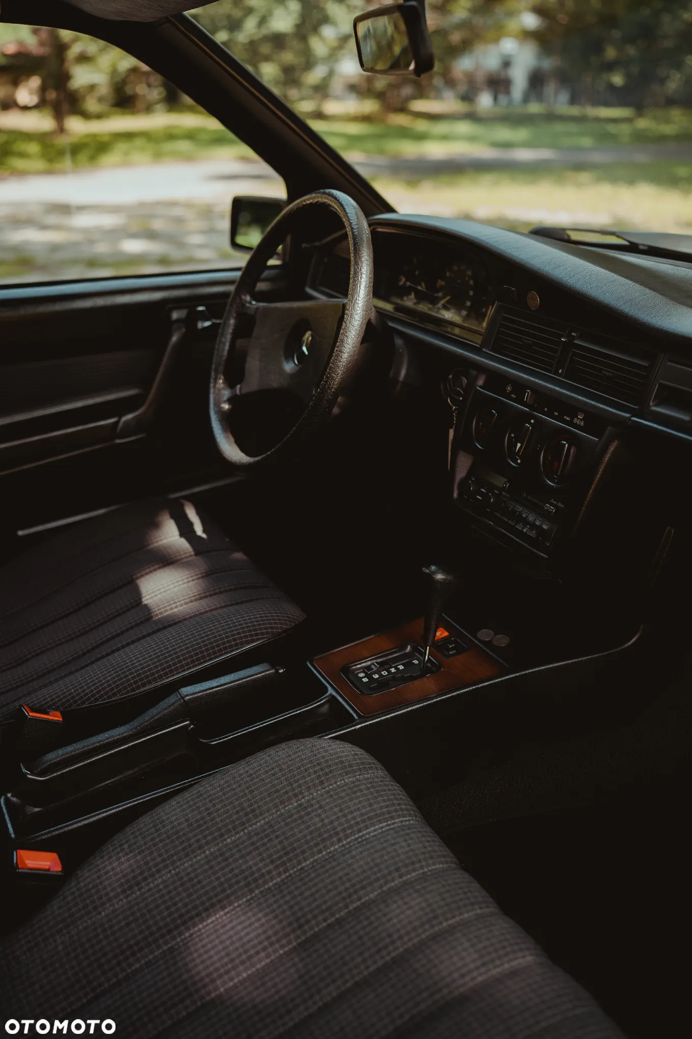 Mercedes-Benz W201 (190) - 16