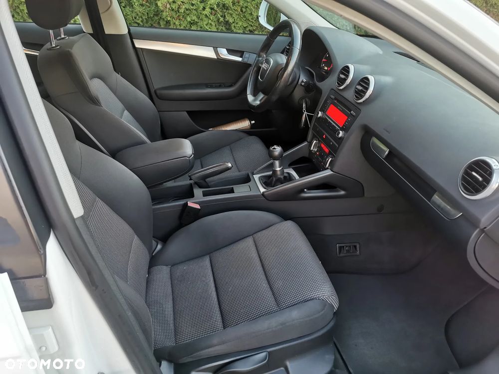Audi A3 Sportback 1.6 Limited Edition - 8