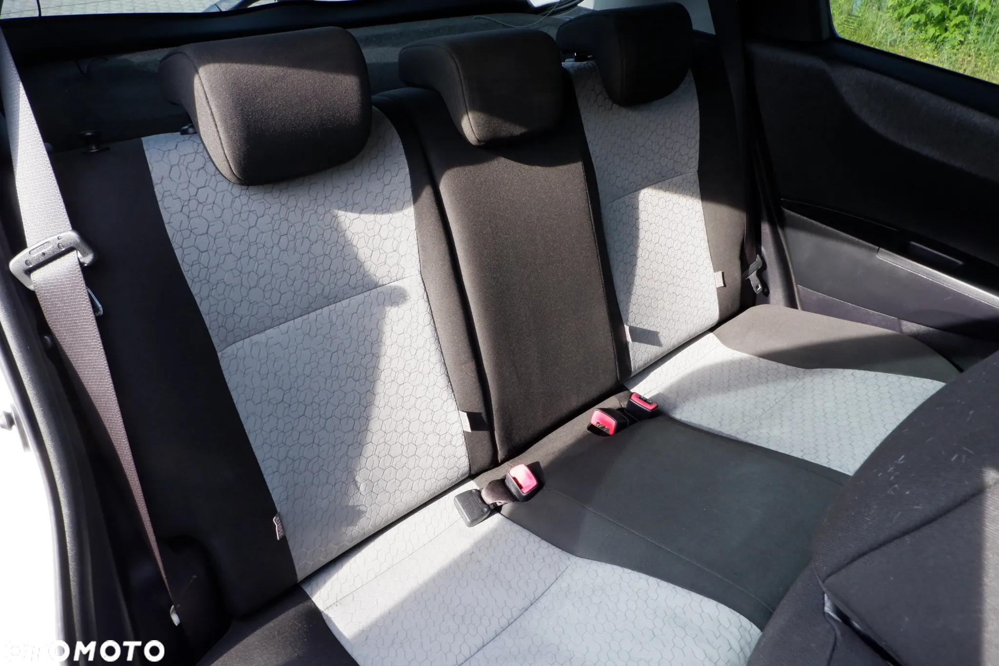 Toyota Yaris 1.0 Sol - 13