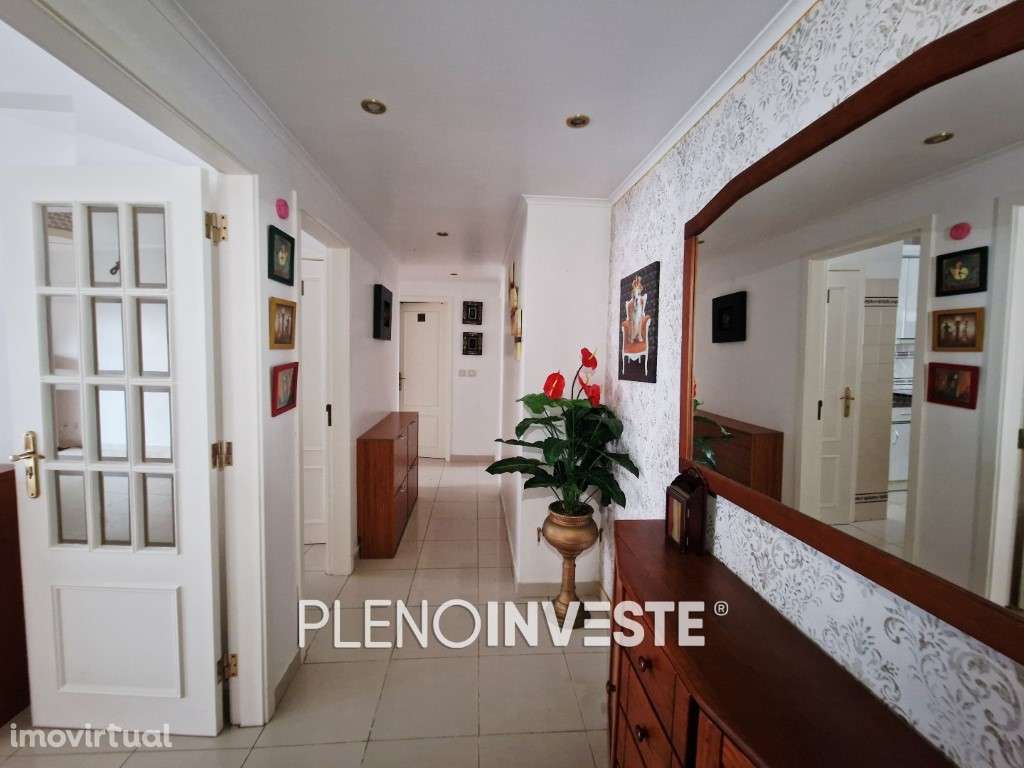 T2 com suite em prédio com elevador - Grande imagem: 2/22