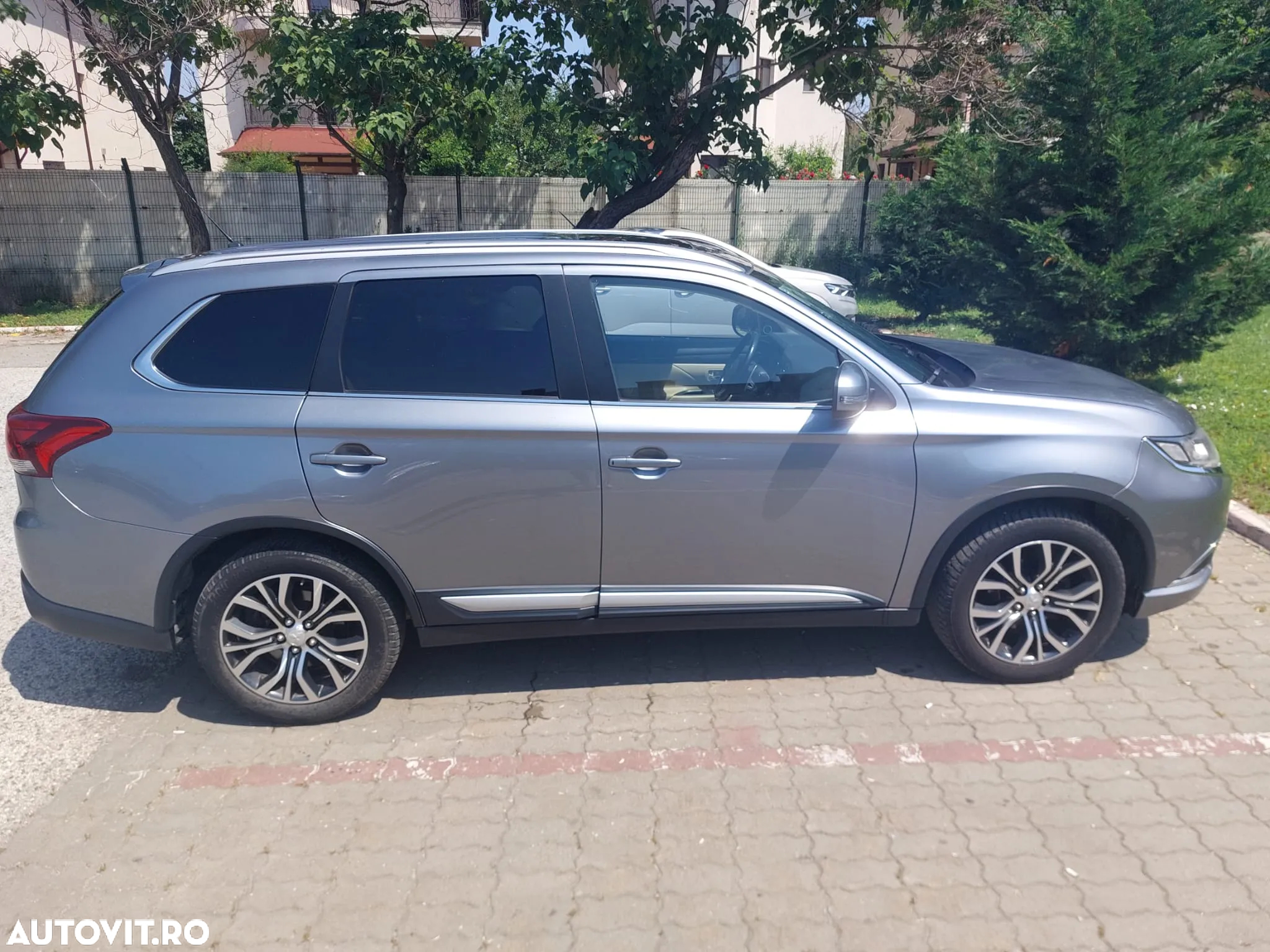 Mitsubishi Outlander 2.2 Litre DI-D AWD Intense Aut. - 9