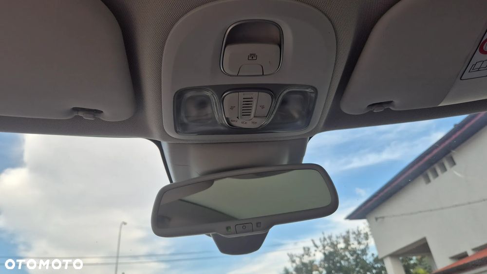 Fiat 500L 1.4 16V Urban Edition - 16