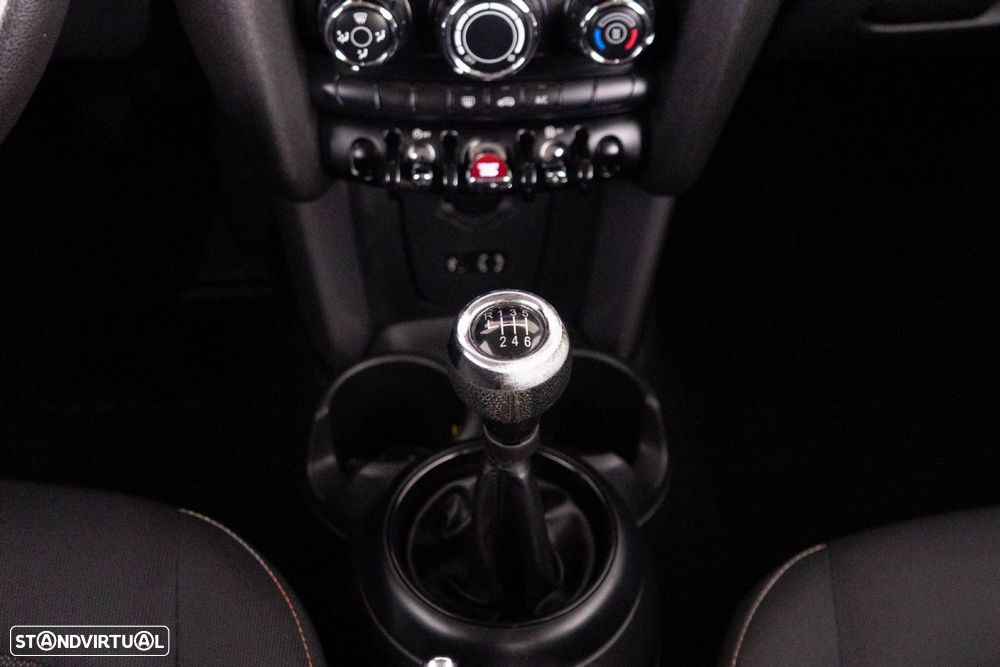 MINI 3 Portas One D - 22